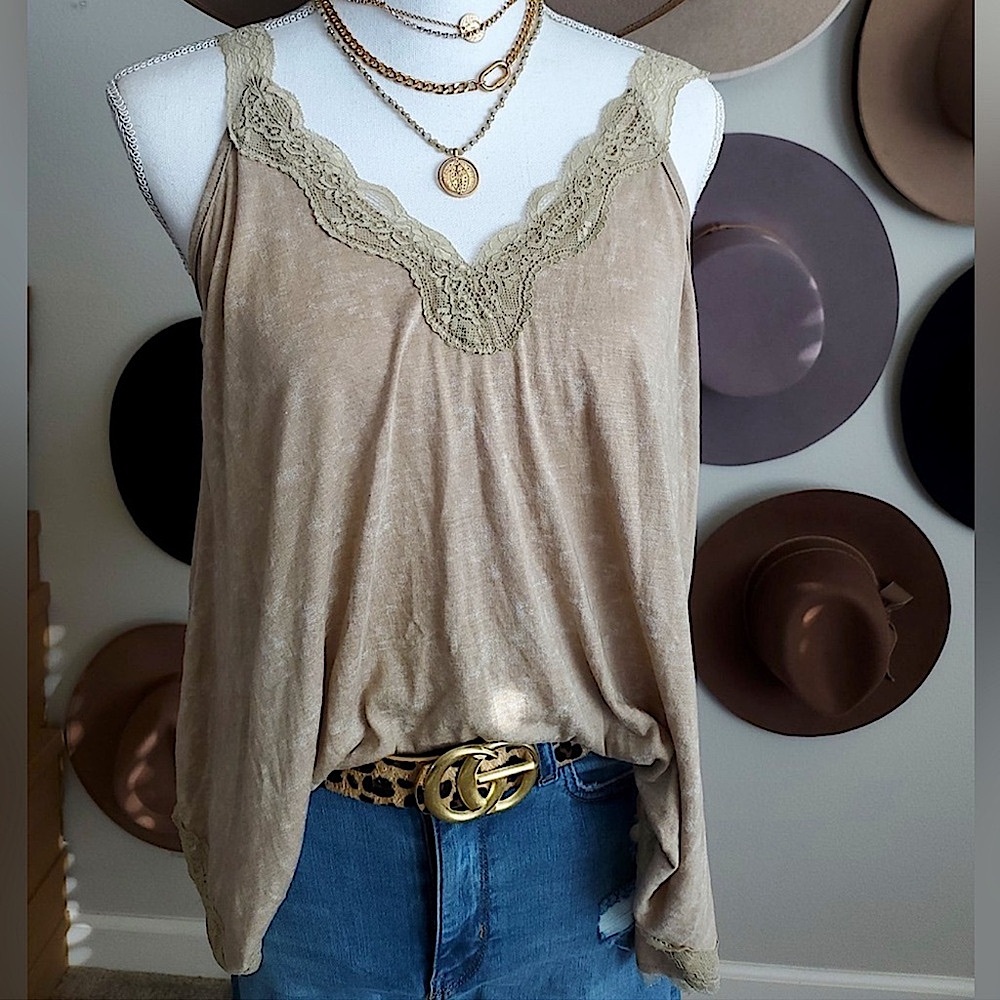 🌼BOGO50%🌼 🆕🤎LA MIEL: MOCHA MARBLED Reverseable Lace Tank SMALL